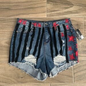 Hot Topic Birds of Prey Jean Shorts